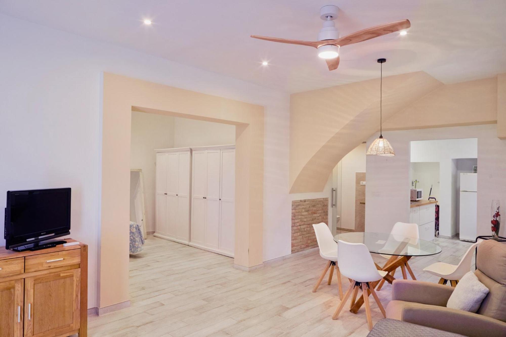 Loft Con Encanto En El Corazon Historico De Peralada Eksteriør bilde